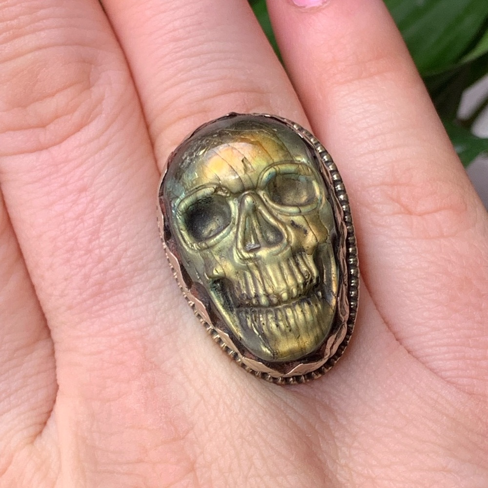 Flashy Labradorite Skull carved adjustable ring!